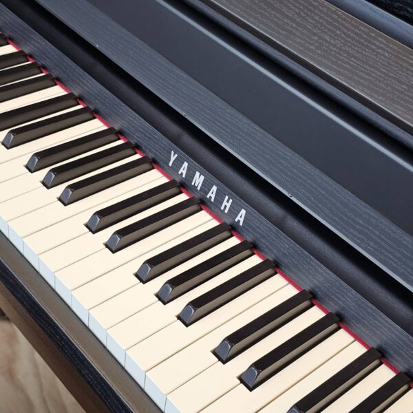 YAMAHA CLP 785